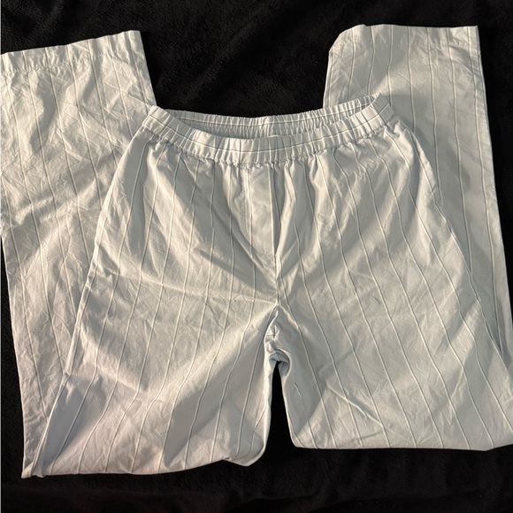 Aritzia Pyjama Set - Picture 6 of 7